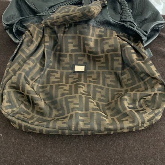 Fendi leather spy bag - Picture 12 of 17